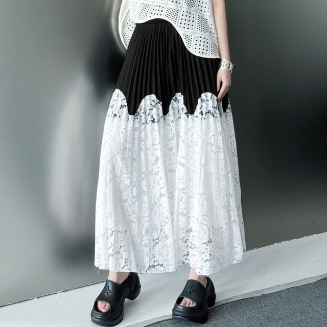 Pleated Maxi A-Line Skirt with Lace Panel and High Waist