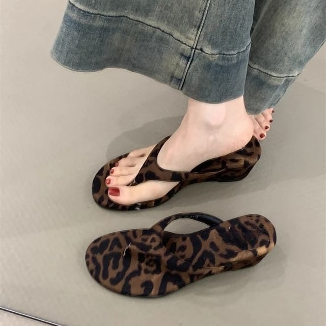 Heel Wedge Flip-Flops