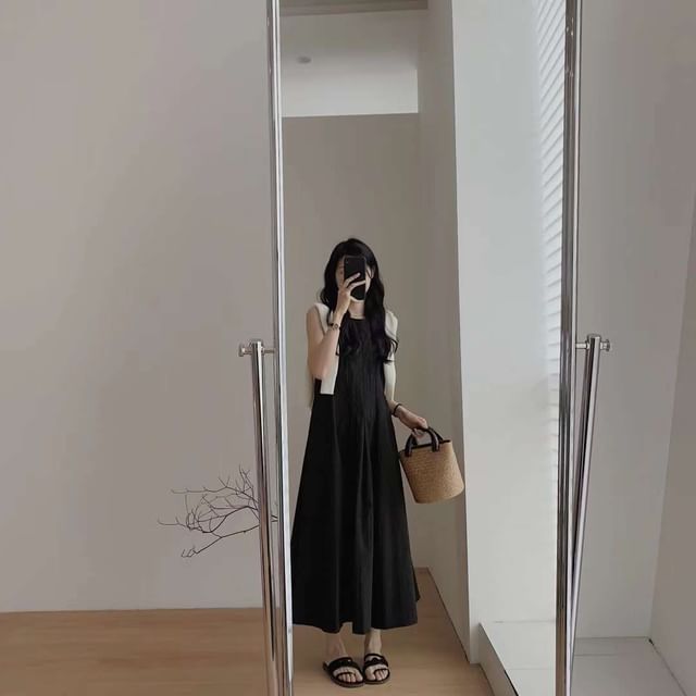 Plain Neck Crew Sleeveless Pleated A-Line Dress Midi