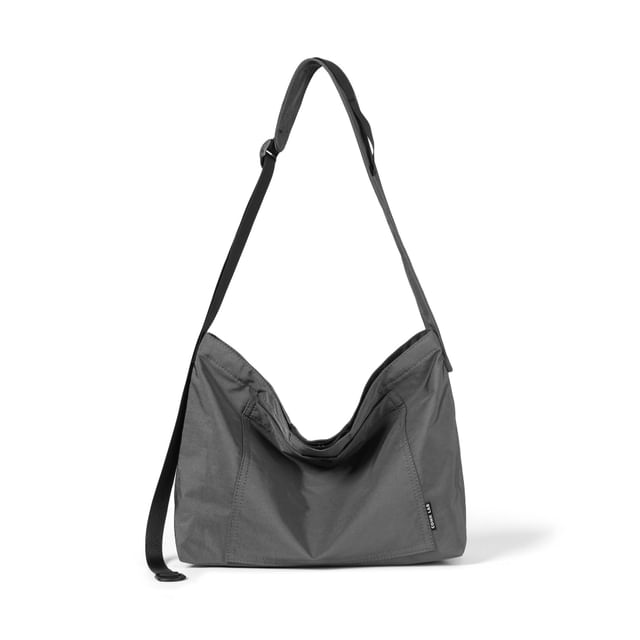 Messenger Lightweight Zip Bag Plain