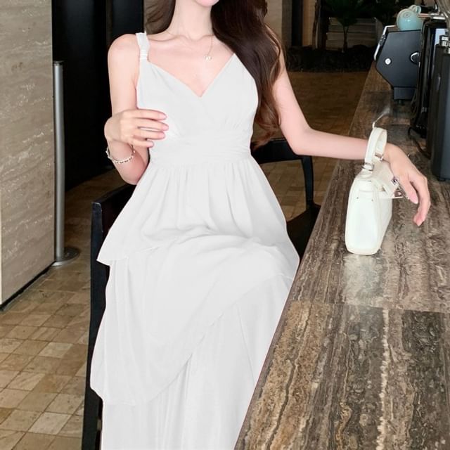 V-Neck Sleeveless Tiered Plain A-Line Maxi Dress