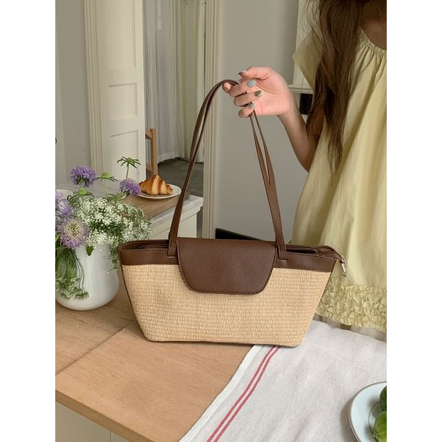 Straw Flap Shoulder Bag