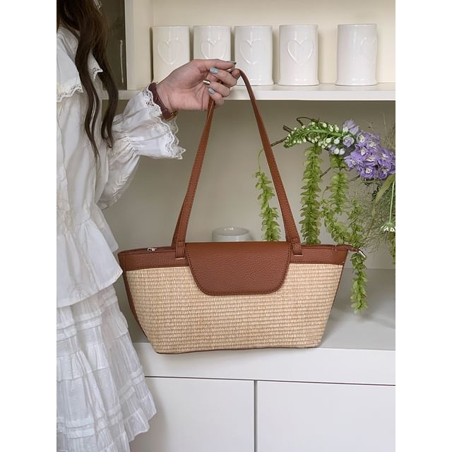 Straw Flap Shoulder Bag