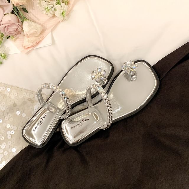 Rhinestone Loop Toe Flower Sandals