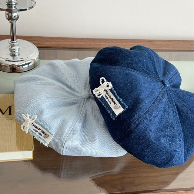 Beret Denim Lettering