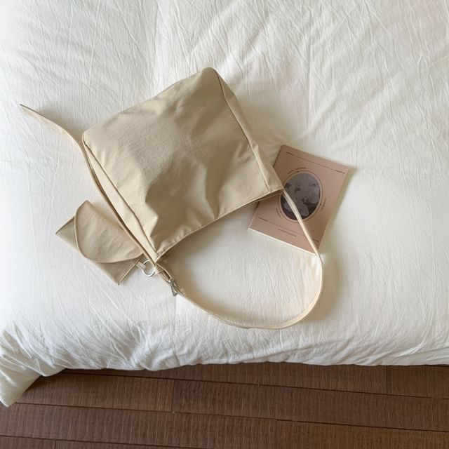 Plain Shoulder Bag With Pouch