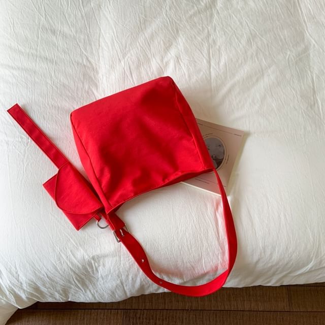 Plain Shoulder Bag With Pouch