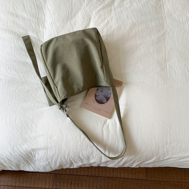 Plain Shoulder Bag With Pouch