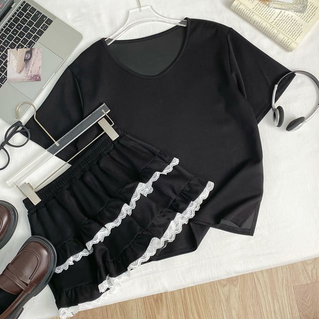 Short-Sleeve V-Neck Slit Tee & Elastic Waist Lace Trim Tiered Mini Skirt