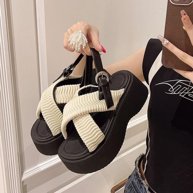 Sandals Criss Cross Platform