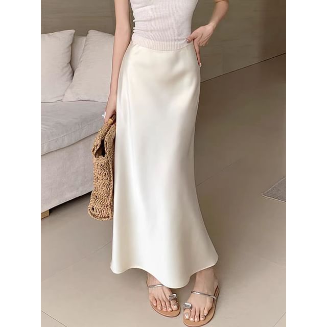 High-Rise Solid Mermaid Hem Midi Skirt