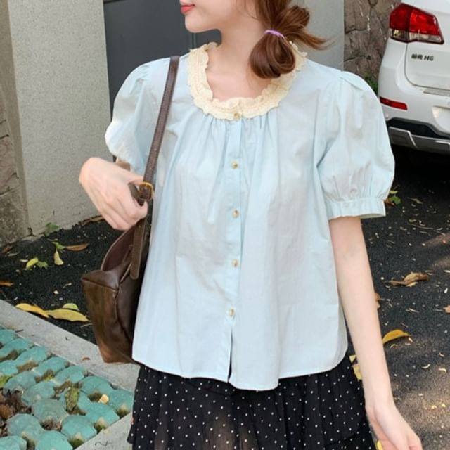 Lace-Trimmed Buttoned Puff-Sleeved Crewneck Cropped Blouse