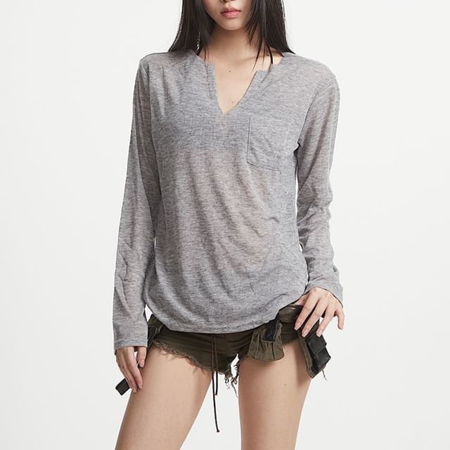 Plain V-Neck Long-Sleeved Tee
