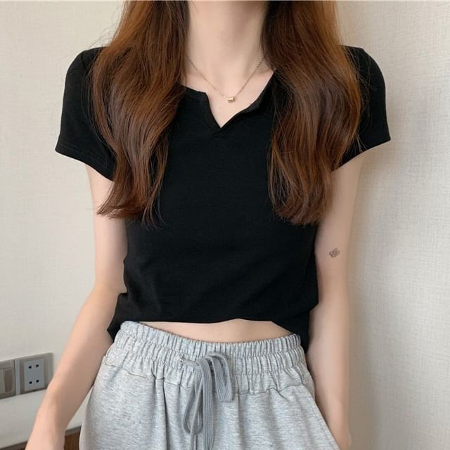 Plain Notch-Neck Short-Sleeved Tee