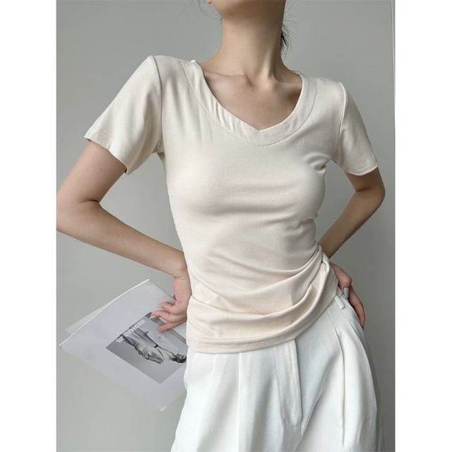 Plain Short-Sleeved V-Neck Gathered Tee