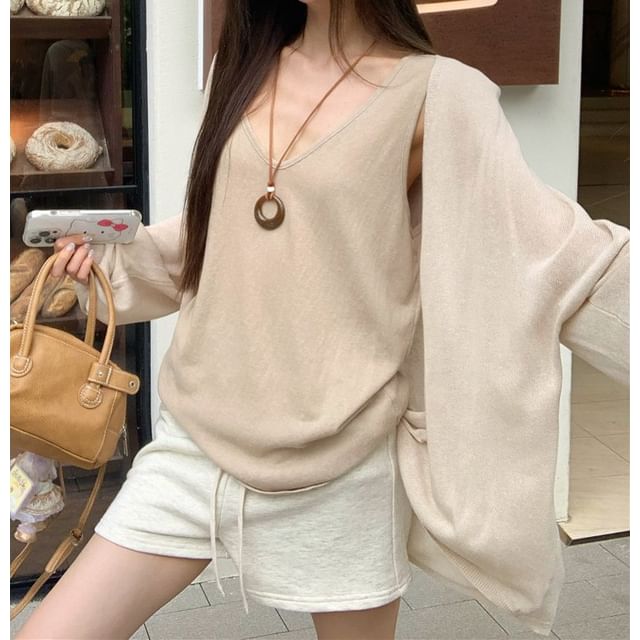 Plain Relaxed Long-Sleeved Cardigan / V-Neck Cami / Wide-Leg Shorts