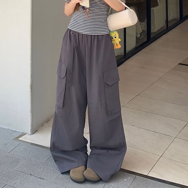 Short-Sleeve Off-Shoulder Striped Eyelet Lace Trim Crop Top / High Rise Plain Baggy Cargo Pants