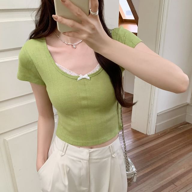Trim Short Scoop Sleeve Neck Lace Crop Top