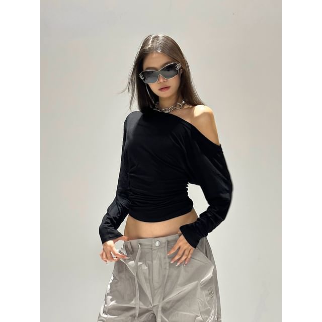 Plain Shirred Cold-Shoulder Long-Sleeved T-Shirt