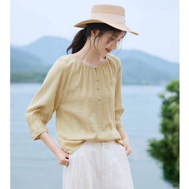 Plain Round-Neck 3/4-Sleeved Blouse