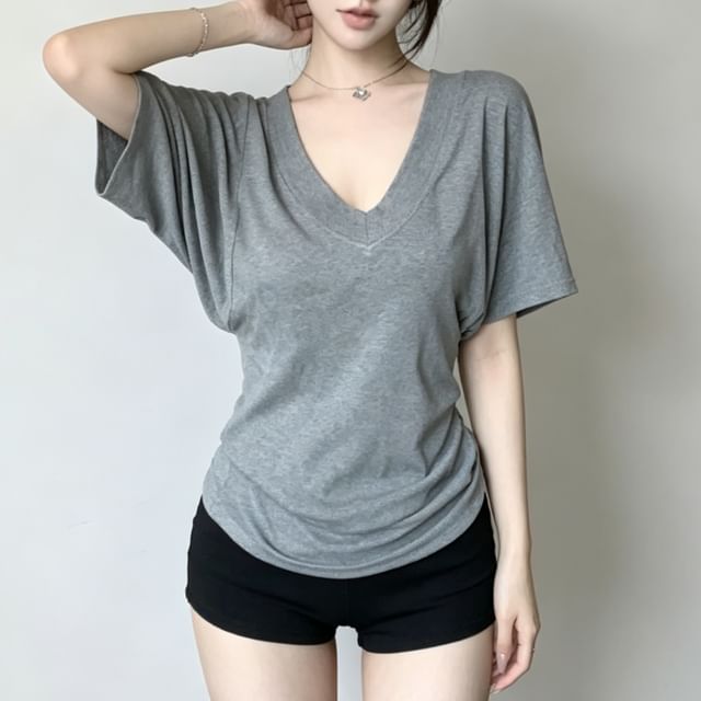 Plain Slim-Fit Batwing-Sleeved V-Neck T-Shirt