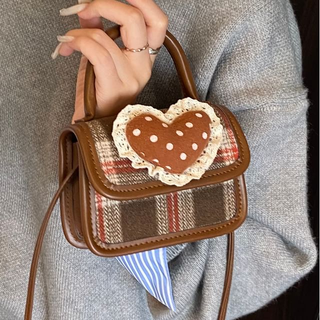 Handle Plaid Applique Flap Heart Crossbody Bag Top