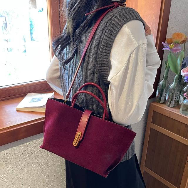 Handle Bag With Plain Faux Crossbody Top Suede Pouch