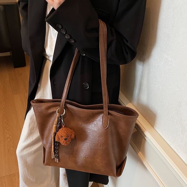 Charm With Leather Tote Plain Faux Bag