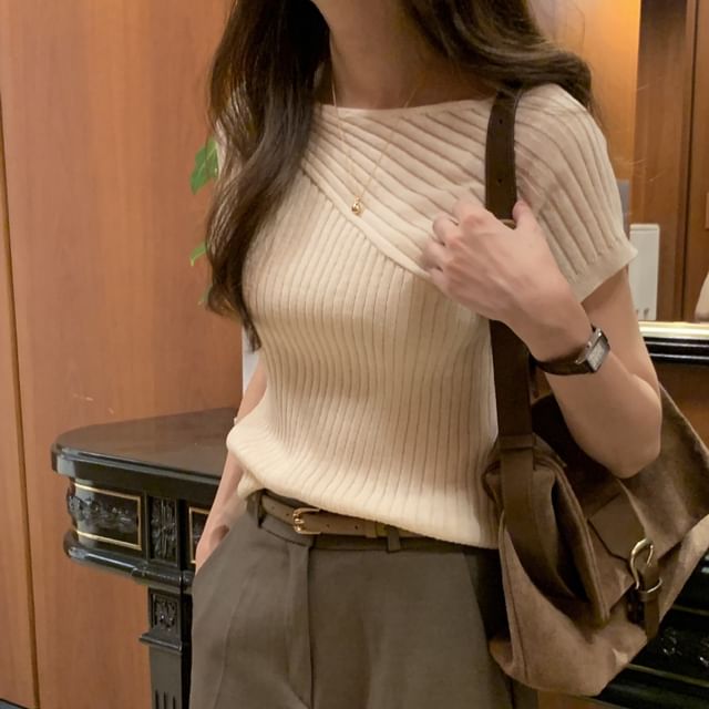 Plain Ribbed Boat-Neck Short-Sleeved Knit Top