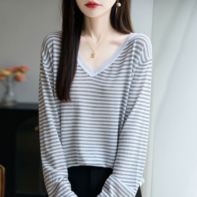 Striped V-Neck Long-Sleeved T-Shirt