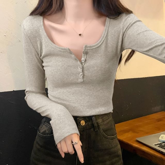 Plain Scoop-Neck Long-Sleeved Henley Tee