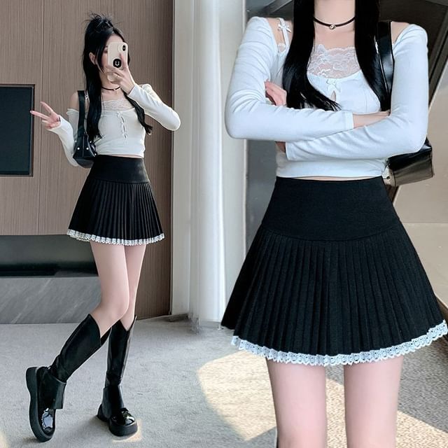 High-Waist Lace Trim Pleated Mini Skirt