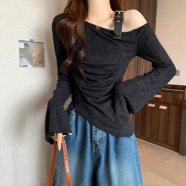 Plain Buckled Cold-Shoulder Bell-Sleeved Knit Top