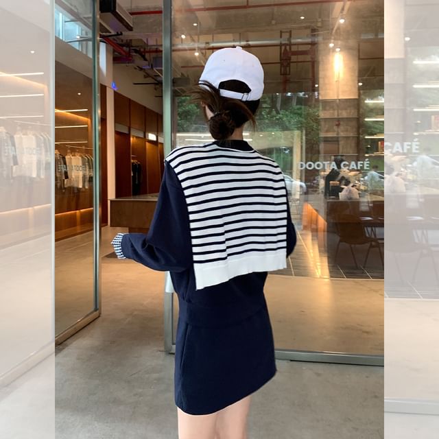 Striped Shawl + Plain Crewneck Pullover