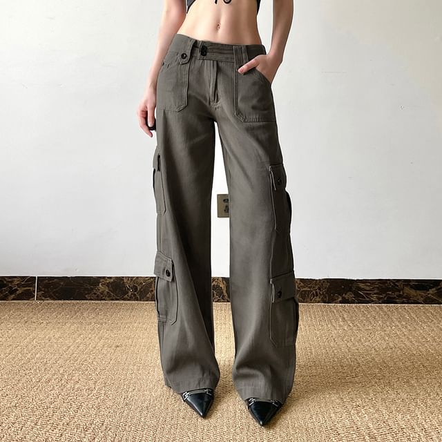 Low Waist Plain Pocket Straight-Fit Wide-Leg Cargo Pants
