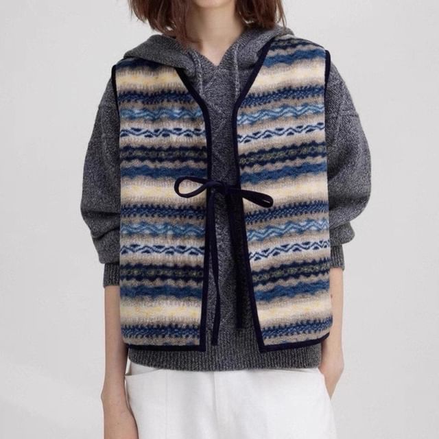 V-Neck Patterned Lace-Up Vest