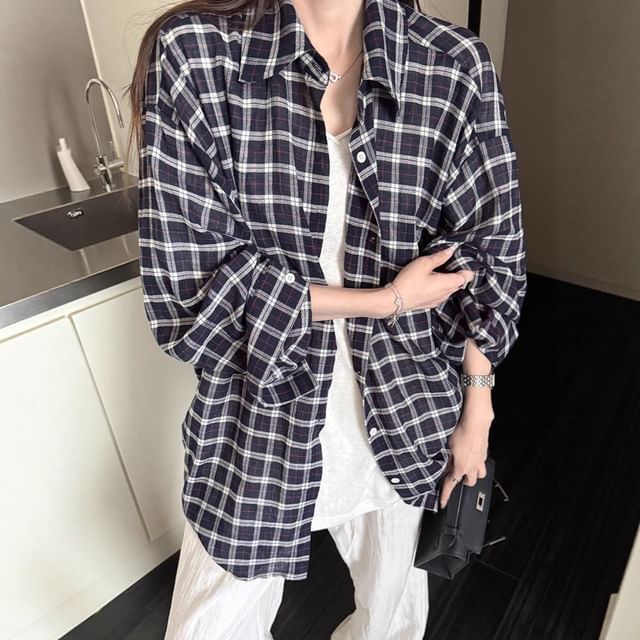 Classic Plaid Button-Down Shirt with Long Sleeves, Casual Tailored Fit