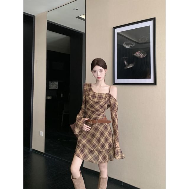 Long Sleeve Cold Shoulder Plaid Ruffle Mini A-Line Dress / Belt / Band Collar Plain Faux Suede Zip Jacket / Set