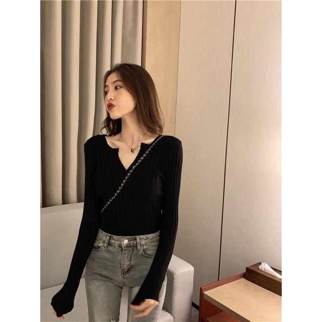 Notch Neck Long Sleeve Solid Slim Fit Knit Top