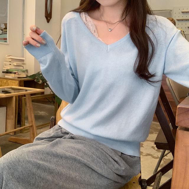 V-Neck Long-Sleeve Plain Knit Top