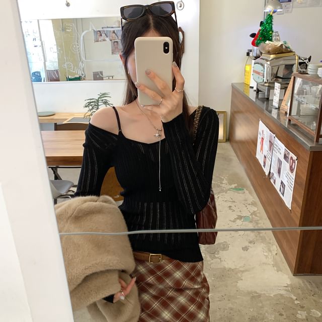 V-Neck Long-Sleeve Plain Ribbed Knit Top