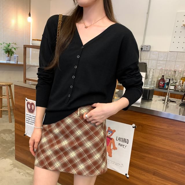 V-Neck Long-Sleeve Henley Plain Knit Top