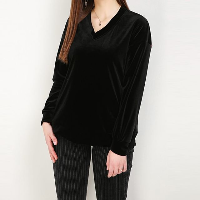 Velvet V-Neck Sweatshirt, Solid Color, Soft Texture, Relaxed Fit