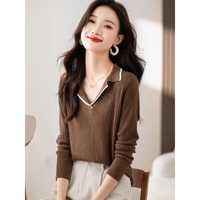 Lapel Collar Knit Top with Long Sleeves and Contrast Trim