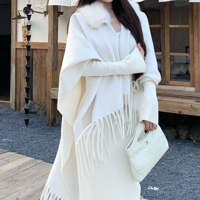 Plain Fringed Hem Fluffy Trim Capelet / Long-Sleeve Scoop Neck Maxi Sheath Dress