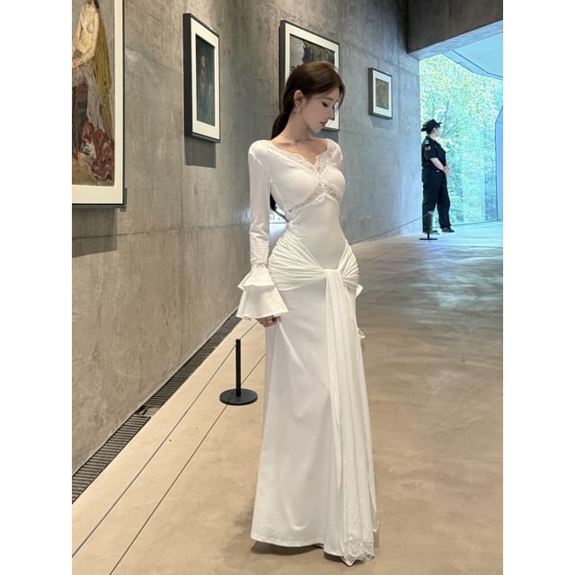 Long-Sleeve V-Neck Plain Knot Lace Panel Maxi Sheath Dress