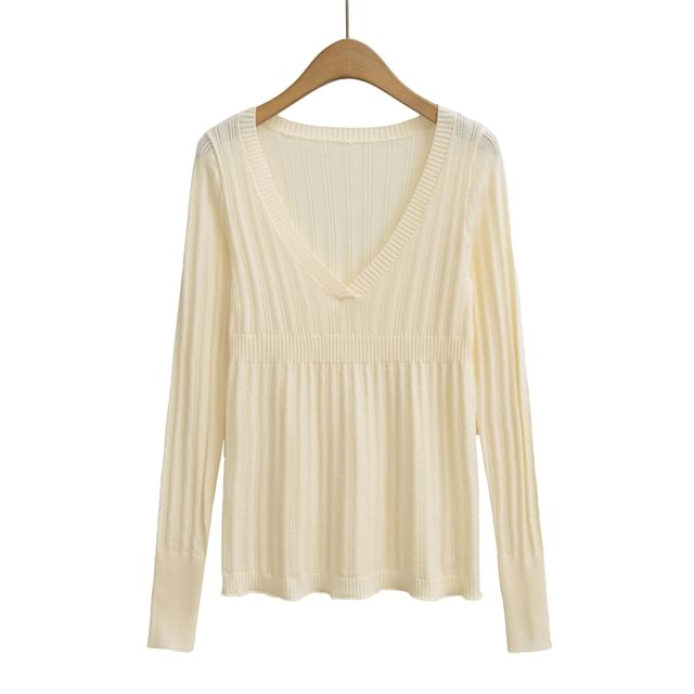 Plain Knit Top with V-Neck and Long Sleeves