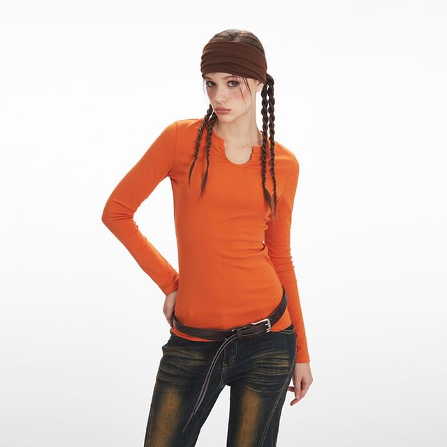 Solid V-Neck Fitted Long-Sleeve Tee