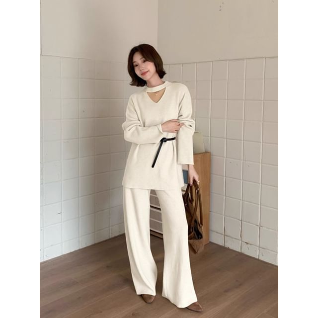 Set: V-Neck Sweater with High-Waist Wide Leg Trousers