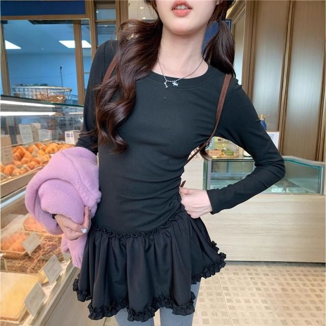 Ruffle Hem Fitted Long Sleeve Tee